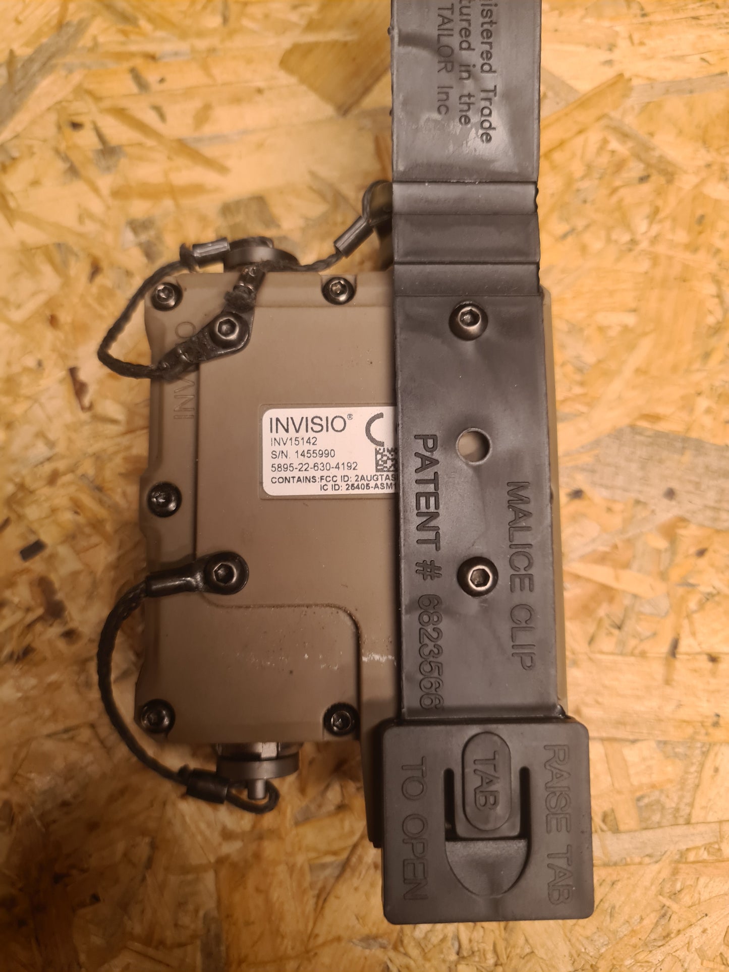 INVISIO Malice clips